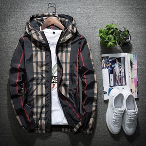 Mens Jacket Sport Windbreaker Lång ärm Mensjackor Dragkedja Pocket Men Casual Hoodie Coat Plaid Jackor Plus Size M5XL