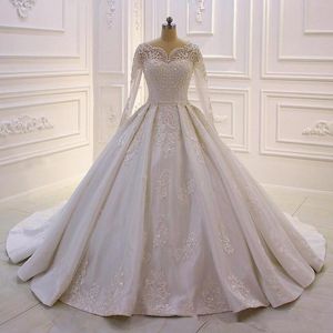 Gorgeous Lace Ball Gown Wedding Dresses Bateau Neck Beaded Långärmade Brudklänningar Plus Storlek Court Train Vestidos de Novia