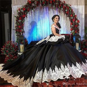 Nowy Luksusowy Gothic Black Sweet 16 Quinceanera Sukienki Biała aplikacja Arabski Vestidos 15 Anos Girl Birthday Prom Suknie Masquerade Dress