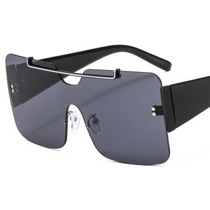 2019 lüks boy tasarımcı zarif bayan kare güneş gözlüğü kadın erkek vintage çerçevesiz degrade siyah güneş gözlükleri kadın uv400