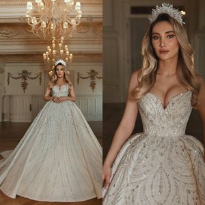 Prinsessan 2020 Plus Storlek Bröllopsklänningar Sweetheart Beading Ärmlös Boll Gown Sweep Train Sparkly Sequins Applique Lace Bröllopsklänning