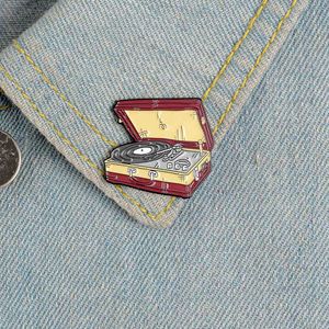 Koffer Emaille Pin Plattenspieler Reisen nicht mehr langweilig Abzeichen Broschen für Frauen Hemd Tasche Anstecknadel rot gelb Vintage Sammlergeschenk