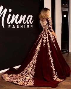 2020 NYA Bourgogne Arabic Long Sleeve Ball Gown Evening Dresses Lace Appliced ​​Celebrity V Neck Prom Clowns Formell tävlingsklänning BC3305R