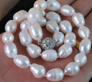 Gratis frakt ++ 9x11mm Äkta Akoya Cultured Pearl Necklace