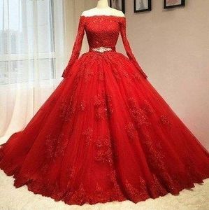 Abiti di cristallo di pizzo rosso Dressini Quinceanera Abiti da ballo Prom Abito da ballo 2020 Manica lunga Illusione Boat Neck Vestidos de Novia Party Sweet 16 Dress Girls