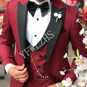 Custom-made pico lapela Groomsmen Um botão do noivo smoking Homens ternos de casamento / Prom / Jantar melhor homem Blazer (jaqueta + calça + gravata + Vest) W21