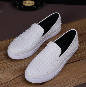 New Summer Men Loafers Spikes Men Shoes Italian Rivets Casual Flats Sneakers Party Dress Wedding Shoes H170