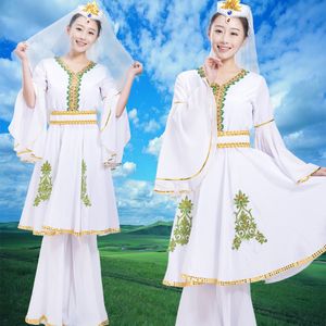 Xinjiang Uygur Dans Giysileri Yetişkin etnik Kostüm Hindistan tarzı Dans elbise Çin halk dansçısı beyaz zarif sahne giyim
