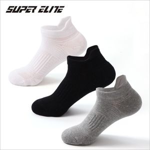 Korta Sport Strumpor Nya Märke Mens Creative Bomull Socks Män Designer Bekväm Klänning Sock Vandring Tennis Partihandel