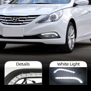 Hyundai I45 Sonata 2011 2012 2013 2014 2014年昼間のランニングライト運転ソナタ8フォグランプを駆動する1対12V車LED DRL