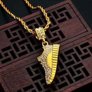 Fashion- diamonds pendant necklace for men women luxury crystal alloy rhinestone pendants stainless steel chains necklace runner gifts