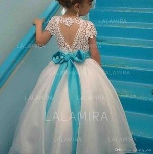 Abiti da ragazza di fiori in pizzo con maniche ad aletta, nastro di raso, organza, lunghezza del pavimento, abito da ballo per bambini, abiti da festa di compleanno