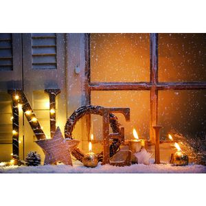 Sfondo per finestra invernale con neve natalizia Palline in vinile stampato a lume di candela Stelle in legno Sfondo per la prima festa di compleanno del neonato