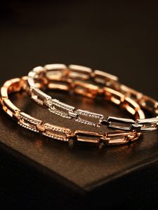 Super glittrande! Ny mode Ins Luxury Designer Diamond Hollow Bricks Link Chain Rose Gold Armband för Kvinna Tjejer 18cm