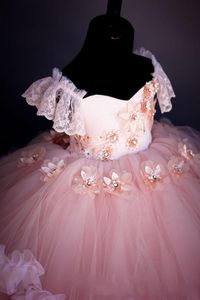 Rosa Spitze Perlen Blumenmädchenkleider Ballkleid Handgefertigte Blumen Günstige Brautkleider für kleine Mädchen Vintage Mädchenkleider Gowns284Y