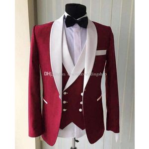 Nuovo arrivo One Button Smoking dello sposo Scialle Risvolto Uomo Wedding Party Groomsmen 3 pezzi Abiti (Giacca + Pantaloni + Vest + Cravatta) K141