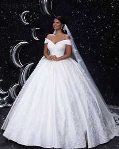 Arabic Dubai V-Neck Off The Shoulder Lace Ball Gown Wedding Dresses 2020 Satin Applique Beaded Ruched Wedding Bridal Gowns