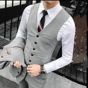 最新のダブルブレストグルーマンピークラペルの結婚式の新郎Tuxedosの男性スーツウェディング/プロディング/ディナーベストマンブレザー（ジャケット+ネクタイ+ズボン）1104
