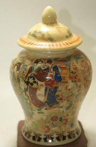 素晴らしい古い中国の磁器塗られた釉薬磁器の瓶の鍋古典的なアートコレクションと家の装飾