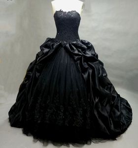 Ball Suknia Princess Gothic Black Wedding Suknie Sweetheart Zroszony Aplikacje Taffeta Sukienka Bridal Robe de Mariee Manche Longue
