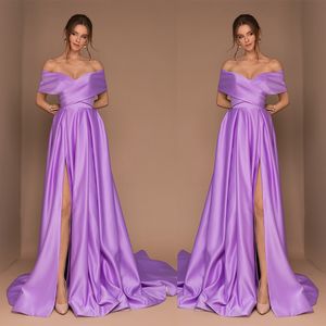 Skromny Purple Sliviamo a line Prom Dress Off Ramię Krótki Rękaw Split Satinparty Sukienka Sweep Rates De Soirée