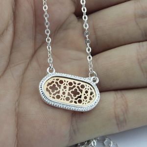 Fashion-Hot Selling Gold Silver Rose Black Cut Out Filigree Oval Mönster Geometrisk Uttalande Halsband Holla Oval Cxhoker Halsband