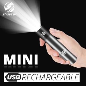 USB Rechargable LED ficklampa 3 Belysningsläge Vattentät Torch Teleskopisk Zoom Snygg Portable Suit för nattbelysning