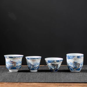 Porslin fisk tekopp handmålad pu'er cup keramik liten te skål hem handgjorda tekoppar dricker accessoarer