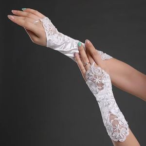 Luxury Beaded Lace Bride Bridal Gloves Sequin Wedding Gloves Wedding Accessories Lace Gloves for Brides Fingerless Prom Party Accessories