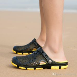 Gratis frakt tofflor designer varumärke sandaler designer flip flop lyx glida sommar mode bred platt slippery strand slipper flip flops