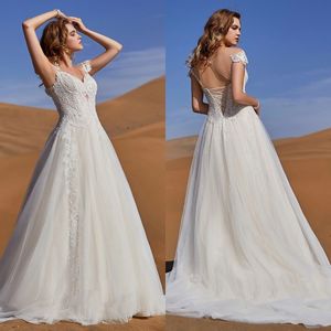 COCOMELODE 2019 Suknie ślubne V Neck Lace Aplikacje Czeski Suknie Ślubne Hollow Back Sweep Pociąg Suknia Ślubna A-Line Robe de Mariée