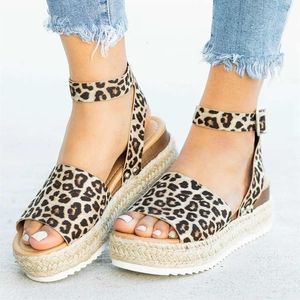 Hot Sprzedaż Kliny Buty Wysokie Obcasy Buty Letnie Leopard Slides Chaussures Femme Platform Sandały 2019 GMX190705