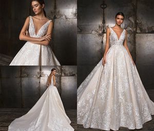 Elegancka Linia Suknie ślubne z koralikami Bez rękawów Iluzja Bodice Backless Deep V Sheer Neck Suknie Ślubne Suknia Wedding Dress 4625