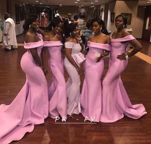 安く南アフリカのナイジェリアの赤面のピンクの人魚の花嫁介添人の肩の床の長さのメイド結婚披露宴のための服の床の長さのメイド