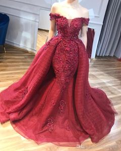 Dubai Red Mermaid Evening Klänningar med Avtagbar Tåg Lace Beaded 3D Flower Off The Shoulder Prom Klänning Abendkleider Formella Party Crows