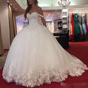 Ball Dresses Elegant Off the Shoulder Lace Applique Beaded Sweetheart Neckline Sweep Train Custom Made Wedding Bride Gown Sweeart