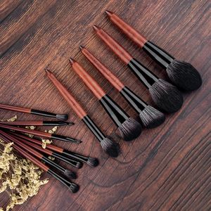 12pcs Wood makeup brushes Set Powder Foundation Blush Eye shadow Lip Eyebrow Brush Soft facial Professional Cosmetic Make Up Brush Tool Kit