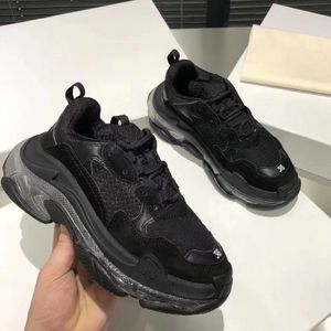 Retro Triple-S Casual Shoes Men Lacing-Up Low Top Outdoor Flat Shoe Women Height Increasing Casual Sneaker With Black Stretchy Sole