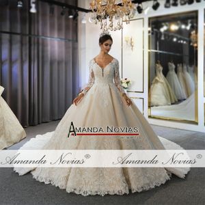 2022 Abiti da sposa con scollo a V color champagne chiaro con scollo a V in pizzo di cristallo Abiti da sposa musulmani maniche lunghe schiena aperta Plus Size abito da sposa immagini reali BC10219 w95