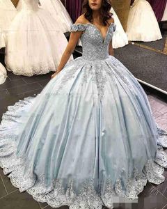 Blue Quinceanera Leichte Kleider Kristalle Perlen stürzend V Hals von den Schulterkappen -Ärmeln Satin Applique süßes 16 Ballkleid