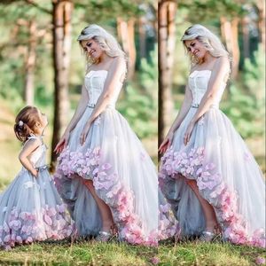 Sexy Mother And Daughter Prom Dresses Strapless High Low Length Gray Tulle Pink Flowers Plus Size Arabic Party Dress Formal Evening Gowns