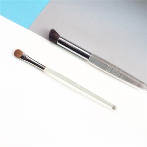 TrishMcEvoy angular Crease Contour Pincel 23 / Pequeno Laydown 19 - Sombra Pincel Blending - Maquiagem Escova Ferramenta