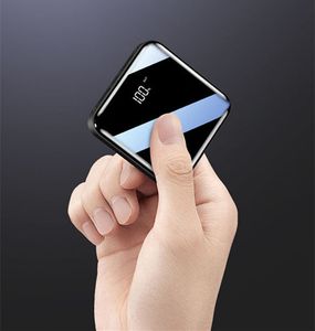 新しい製造業者の卸売携帯電話の力の銀行超薄いミラーデジタルディスプレイミニチャージャー20000 MAH電源カスタマイズされたロゴ
