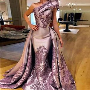 Moda Jedno Ramię Suknie Wieczorowe Lekkie Purpurowe Satin Aplikacje Mermaid Prom Suknie Lato Formalne Dziewczyny Korowód Sukienka