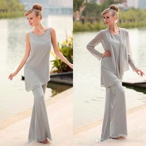 Gray Three Pieces Grey Mother's Pants Suits Beaded Long Chiffon Formal Mother of the Bridal Suits with Long Sleeves Jacket