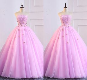 2020 Moda Lavanta Straplez Gelinlik Modelleri Quinceanera Abiye El Yapımı Çiçekler Boncuklu Dantel Aplike Backless Sweet 16 Parti Abiye