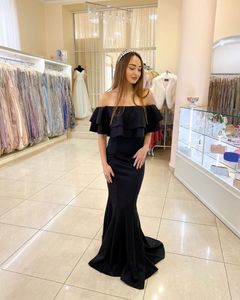 Elegant Off Shoulder Black Mermaid Prom Dress Tiered Plus Size Formal Evening Dresses Simple Long Special Occasion Party Gowns