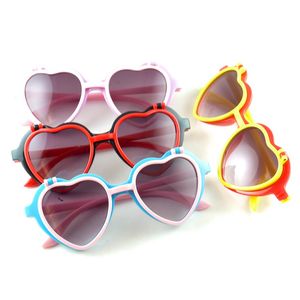 Детские Солнцезащитные Очки Мальчик оптовых-Марка Дизайнер Сердце Дети очки Мальчики Детские младенческой Солнцезащитные очки UV400 очки для детей Оттенки óculos Infantil