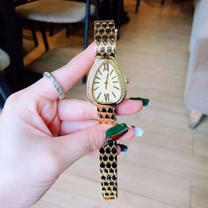 Orologi da donna di lusso Top brand di diamanti Quadrante ovale Orologio da donna al quarzo femminile Orologi da polso con cinturino in acciaio inossidabile per donna ragazza 266K