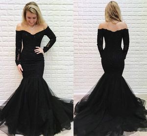 Günstige sexy schwarze Meerjungfrau-Abschlussballkleider mit langen Ärmeln, schulterfrei, bodenlang, Abendpartykleid, Applikation, Spitze, Perlen, Tüll, Festzugskleider